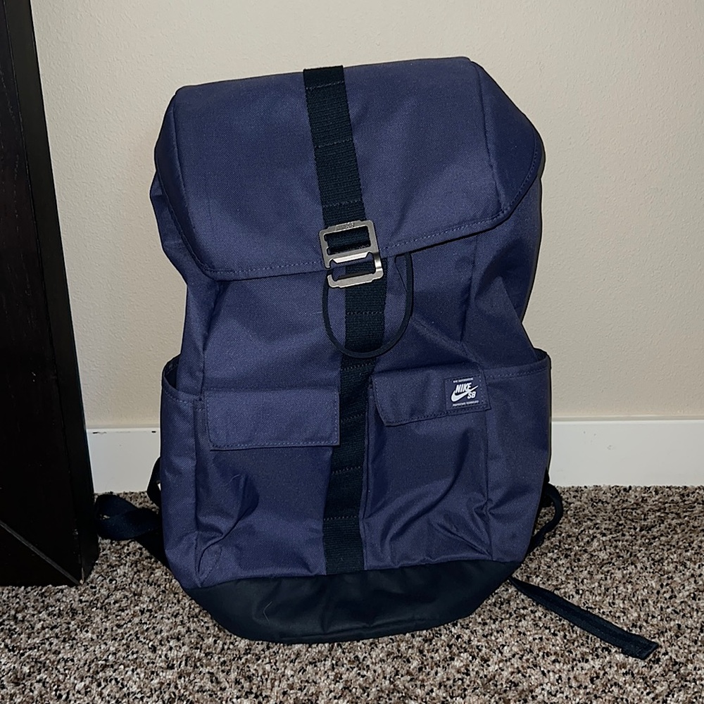 Nike SB Stockwell Backpack BA5535-451 Obsidian (Dark Navy) - Black - White